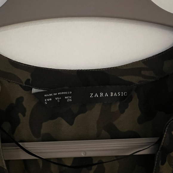 Zara Basic Army Print Blouse in Small - Picture 3 of 3